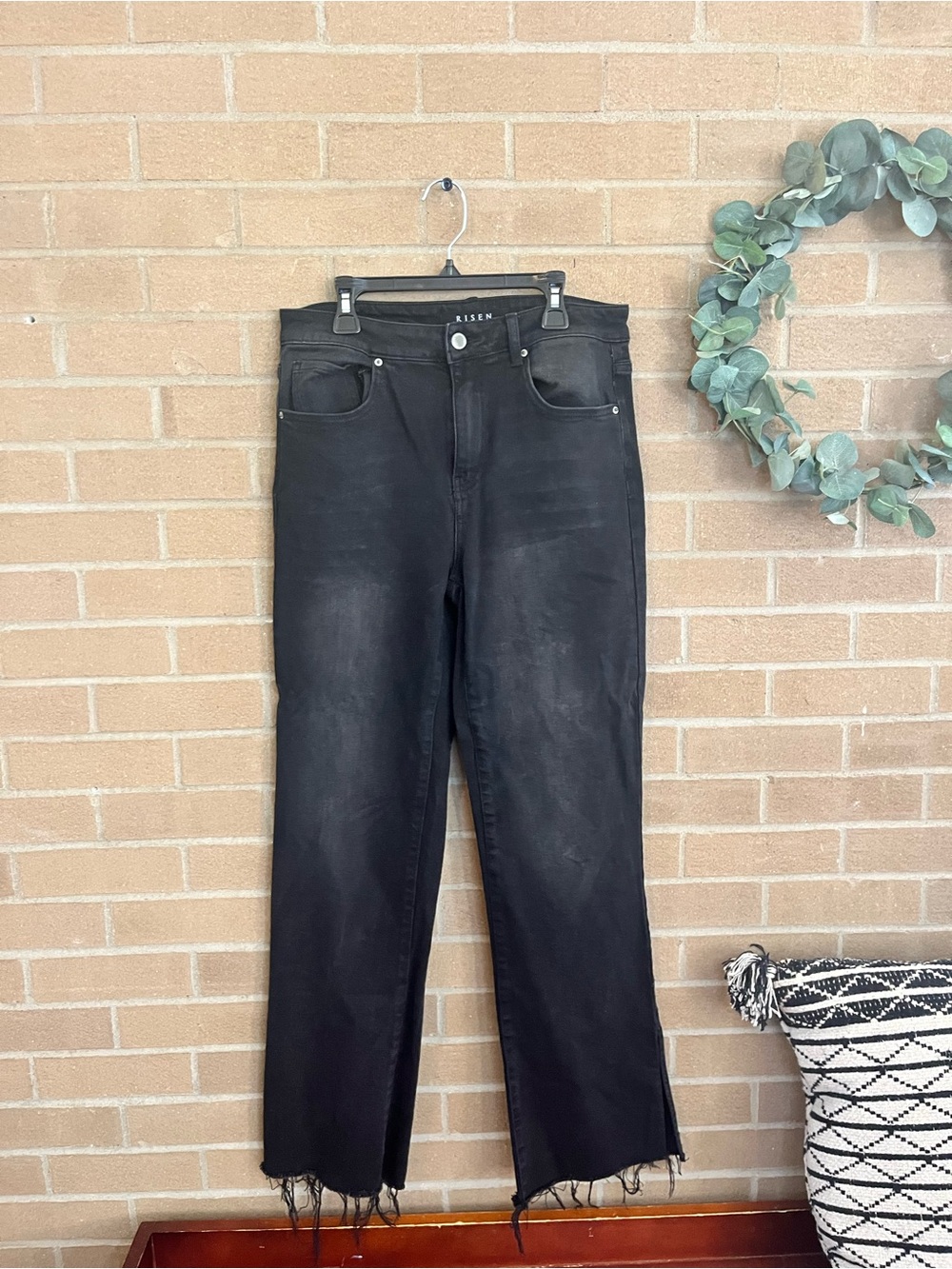 Risen Black Straight-Leg Cropped Jeans